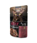 schwarzer Futterbeutel mit lila Details und brauner Katze, auf der Verpackung stehen die Produktinformationen